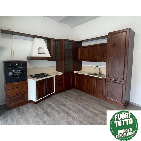 Progetto senza titolo - 1 cucina classica con dispensa ad angolo
